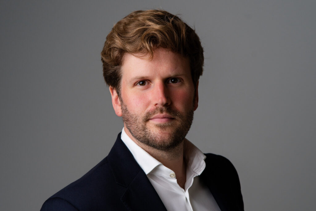 What to wear for business headshot